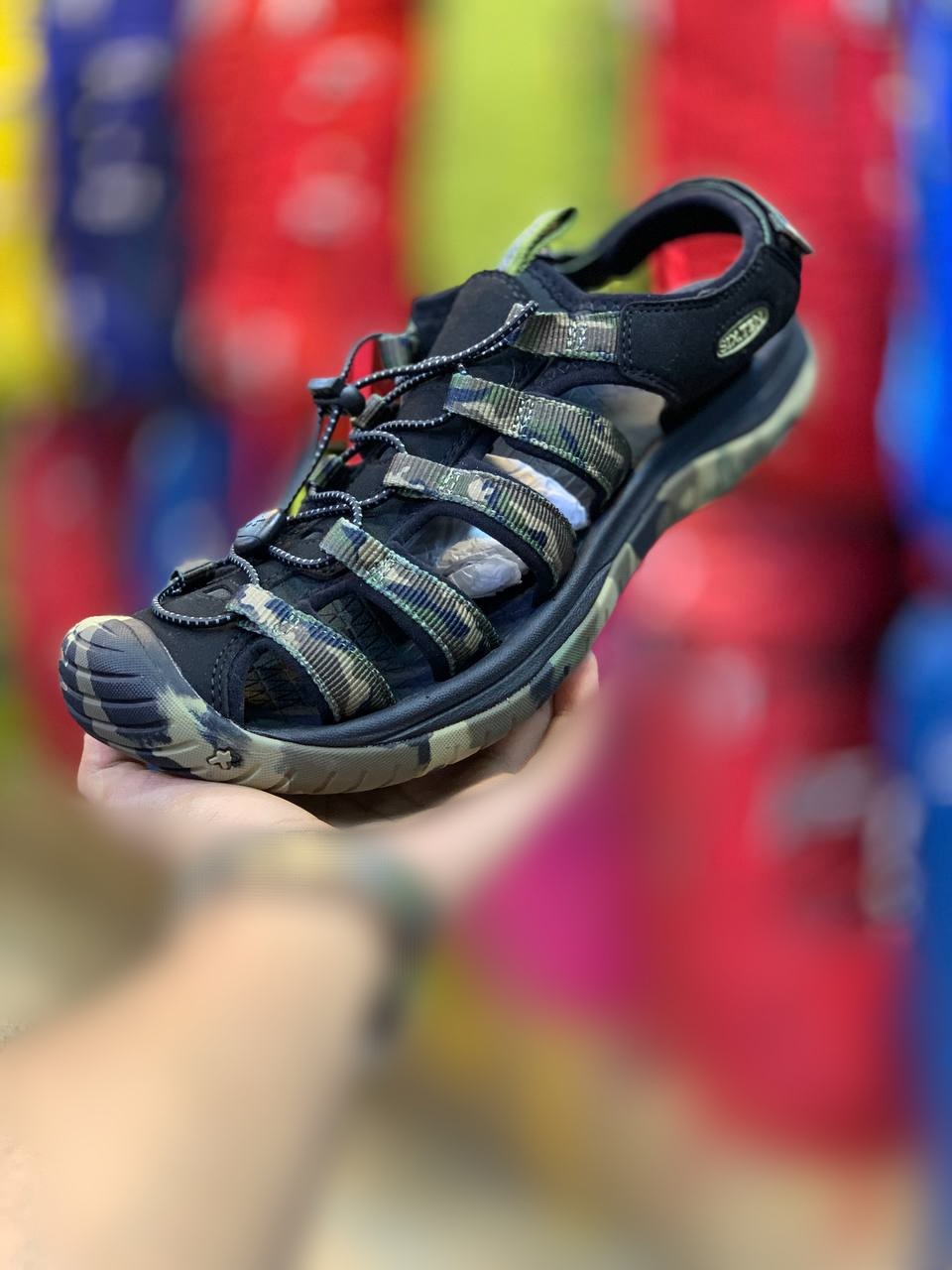 صندل طبیعت گردی جلو بسته سیکس-تن Six.Ten